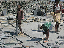 plaatje: Landelijke India Werkgroep (fotograaf),<br> steengroeve Andhra Pradesh, okt 2007.