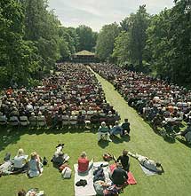 plaatje: Concerto in Memoriam in gedenkpark Westerveld