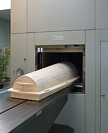 plaatje: FTIII extra brede crematieoven in Crematorium Dieren. Foto: Hans Denijs